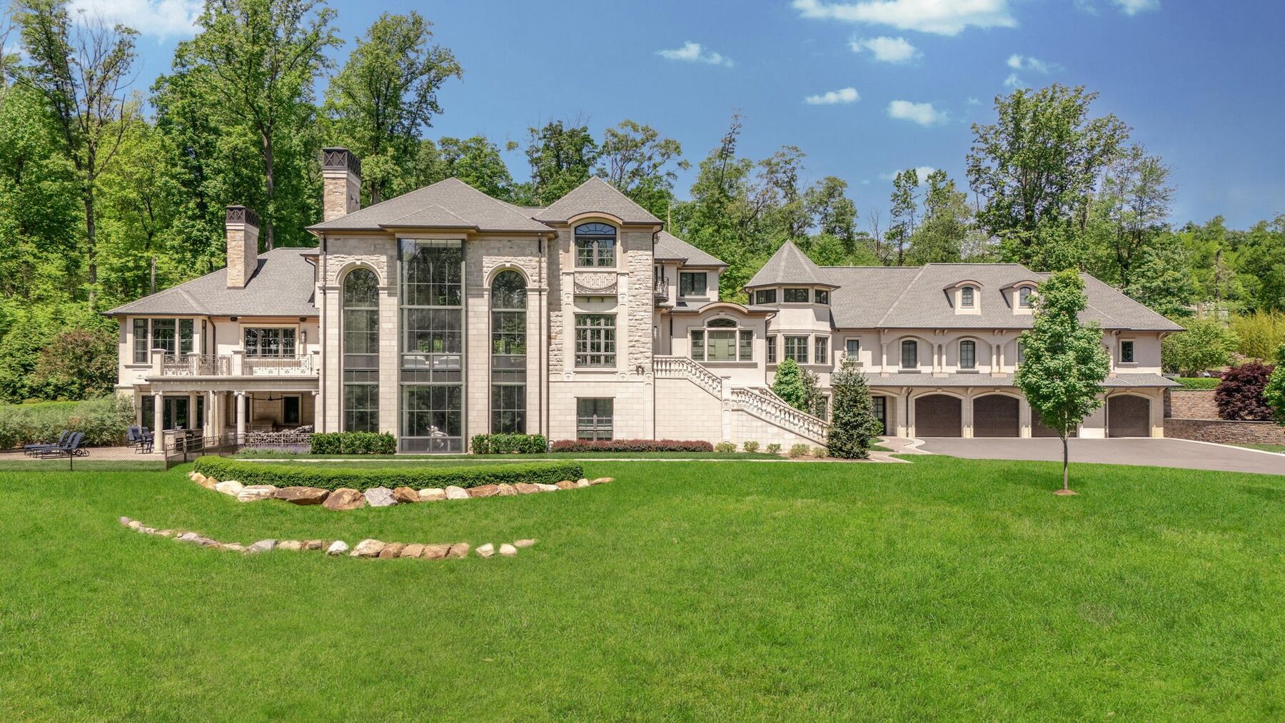 4 Mason Hill Road, Warren, NJ — front facade of The Somerset at midday